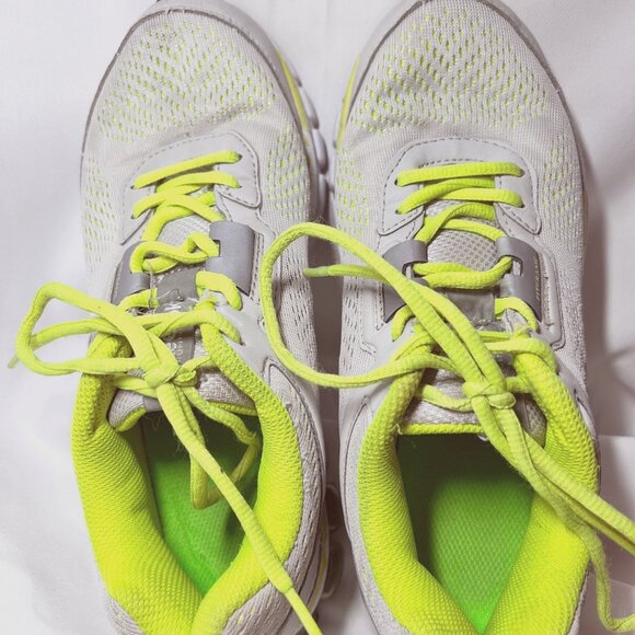 Reebok-Women's Run Fit Frame 70% Dynamic Biomechanics 12.9-Sz 7 1/2-Gray/Neon - Picture 15 of 16